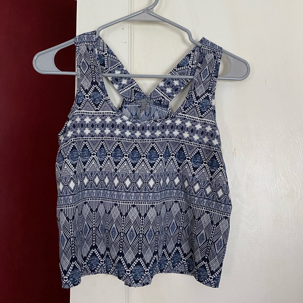 Cute flowy crop blouse